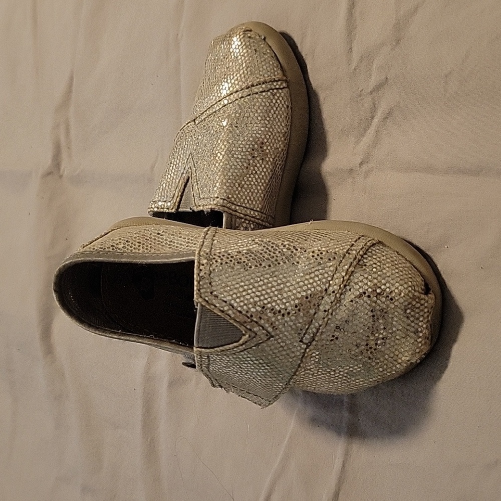 Sparkly Gold Bobs by Skechers, sz 5